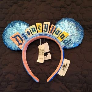 NWT Disneyland Park Minnie Ears